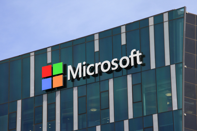 Microsoft to give bonus to employees